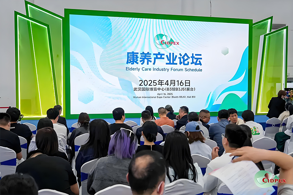 课题组前往武汉、青岛开展运动卫生方向调查研究工作